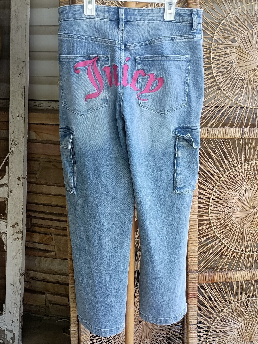 Juicy Couture Women's Light Wash Denim Cargo Jeans with Pink Logo_11/30